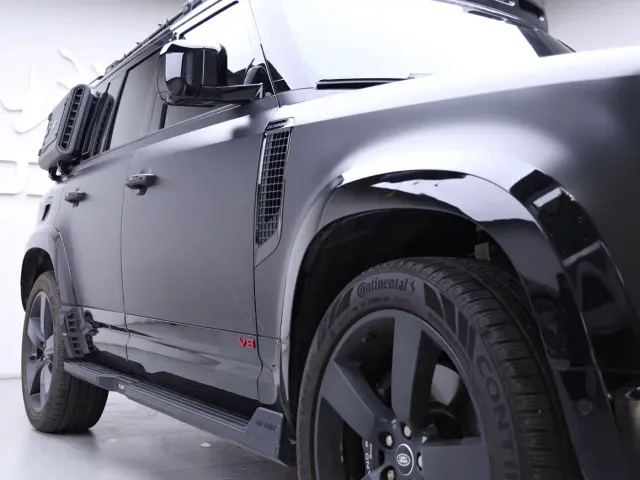 Land Rover Defender — Фото автомобиля 10