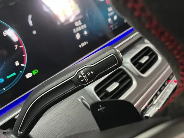 Mercedes-Benz GLE-Class — Фото автомобиля 24