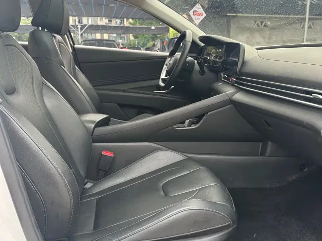 Hyundai Elantra — Фото автомобиля 13