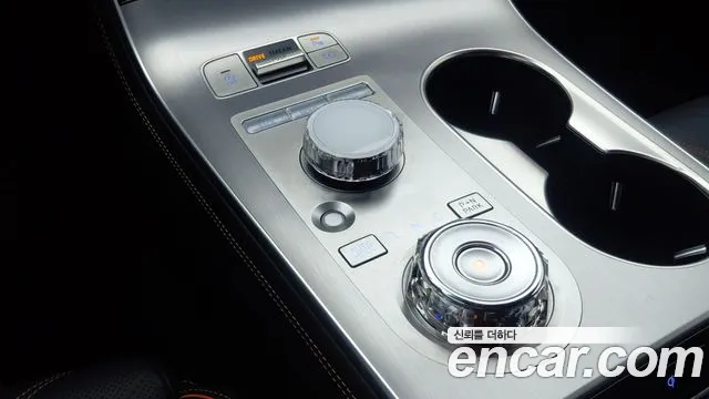 Genesis GV70 — Фото автомобиля 20
