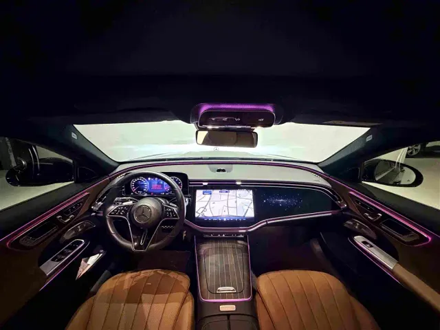 Mercedes-Benz E-Class — Фото автомобиля 20