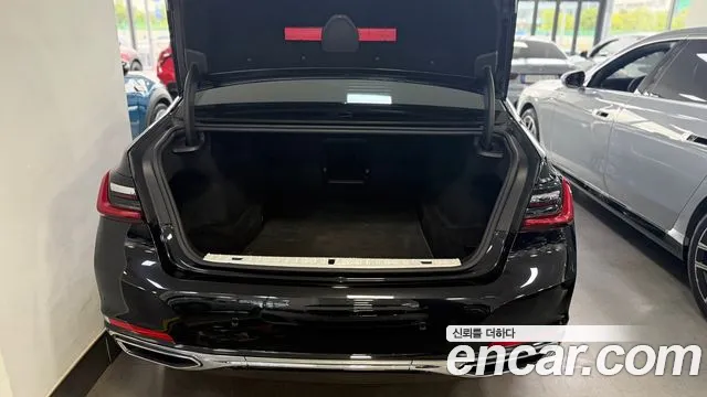 BMW 7 Series — Фото автомобиля 20