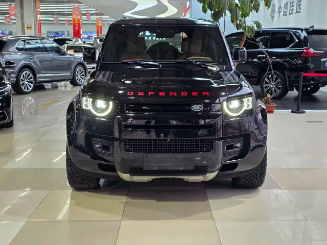 Land Rover Defender — Фото автомобиля 2