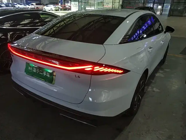 Geely Galaxy L6 — Фото автомобиля 6