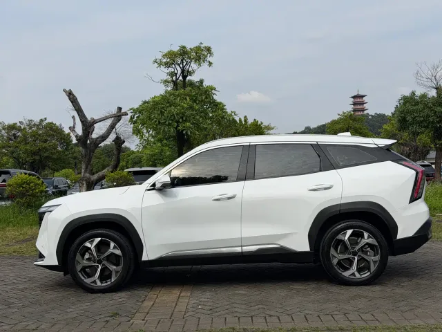 Geely Boyue L — Фото автомобиля 6