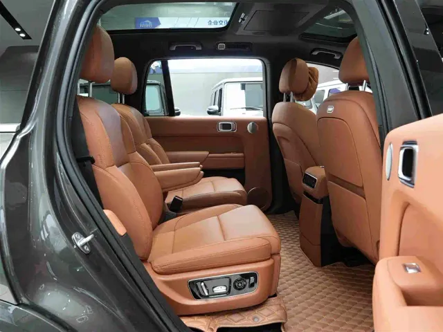 Li Auto L9 — Фото автомобиля 14
