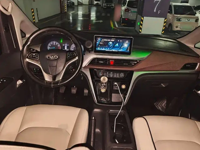 JAC Refine M3 — Фото автомобиля 14