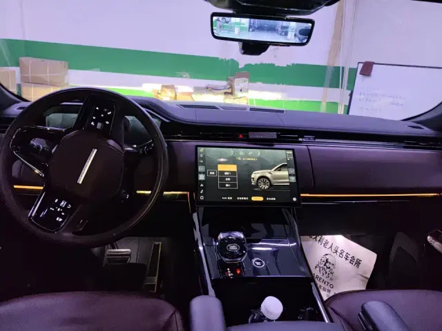 Land Rover Range Rover Sport — Фото автомобиля 3
