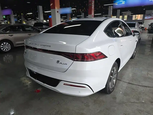 BYD Qin PLUS — Фото автомобиля 4