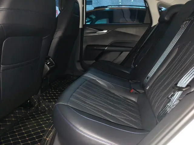 Changan Eado — Фото автомобиля 13