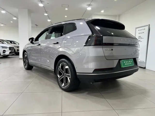 Volvo XC70 Plug-in Hybrid — Фото автомобиля 4