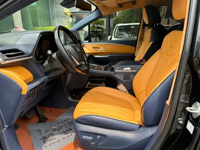 Toyota Sienna — Фото автомобиля 5