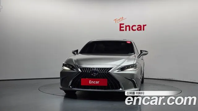 Lexus ES — Фото автомобиля 2