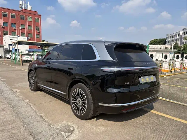 Aito M7 — Фото автомобиля 3