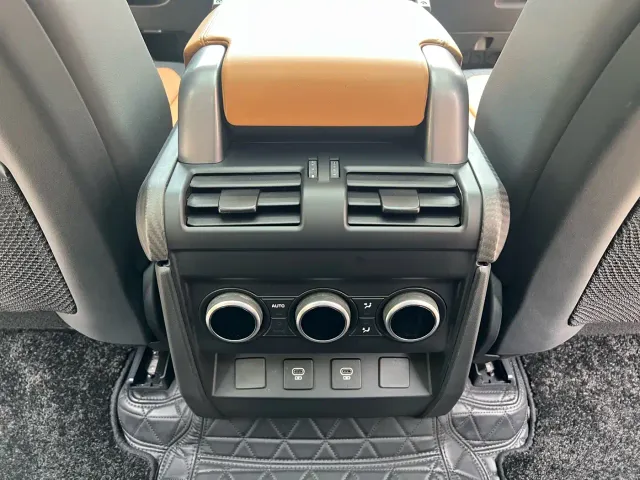Land Rover Land Rover Defender 2021 110 P400 X-DYNAMIC HSE — Фото автомобиля 18