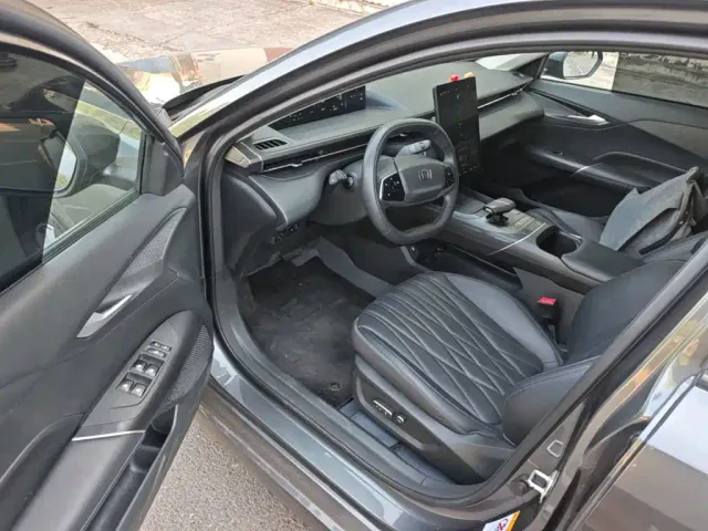 Changan Qiyuan A05 — Фото автомобиля 15