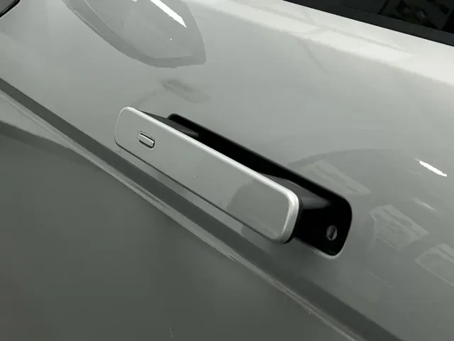 Land Rover Range Rover Evoque — Фото автомобиля 13