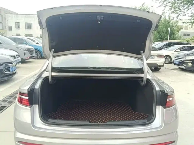 Geely Xingrui — Фото автомобиля 18