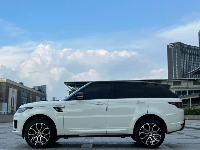Land Rover Range Rover Sport — Фото автомобиля 8