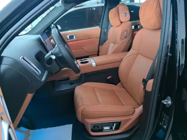 Li Auto L7 — Фото автомобиля 14
