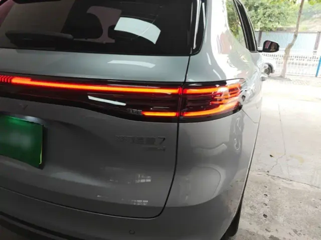 Geely Galaxy Starship 7 EM-i — Фото автомобиля 23