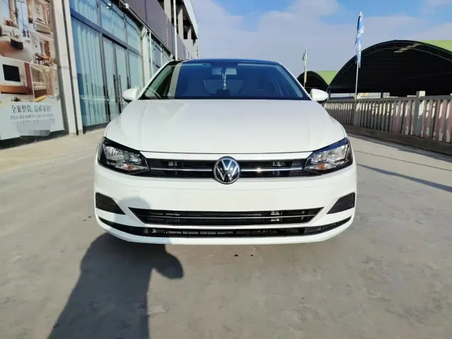 Volkswagen Polo — Фото автомобиля 2