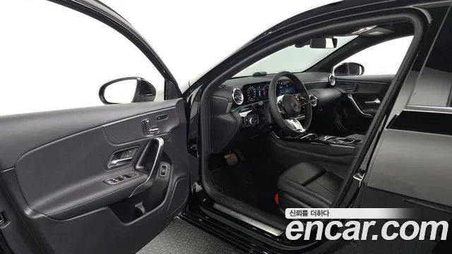 Mercedes-Benz A-Class W177 — Фото автомобиля 10