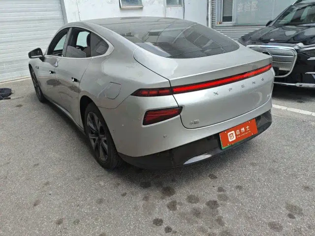 Xpeng P7 — Фото автомобиля 4