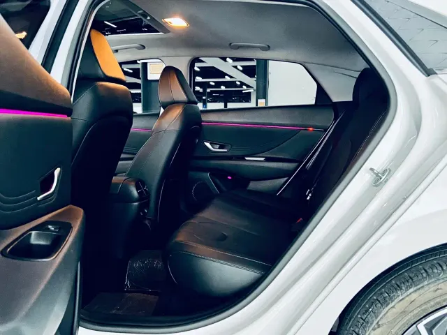 Hyundai Elantra — Фото автомобиля 6