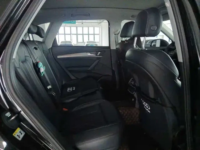 Audi Q5L — Фото автомобиля 10
