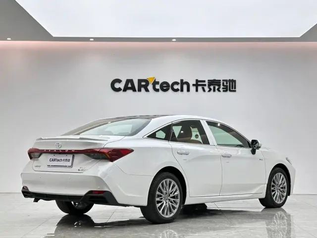 Toyota Avalon — Фото автомобиля 5