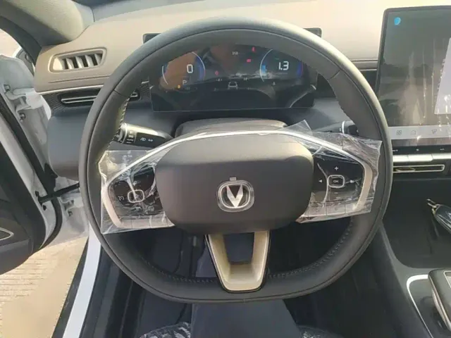Changan Eado — Фото автомобиля 10