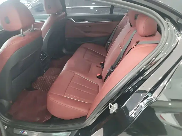 BMW 5 Series — Фото автомобиля 16