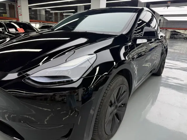 Tesla Model Y — Фото автомобиля 26