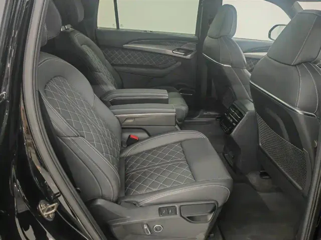 Audi Q6 — Фото автомобиля 10