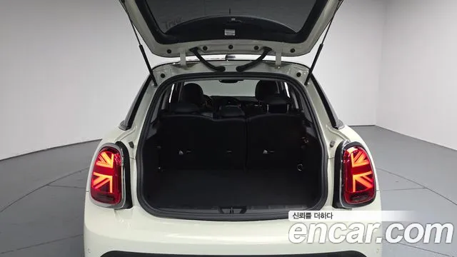 MINI Cooper — Фото автомобиля 26