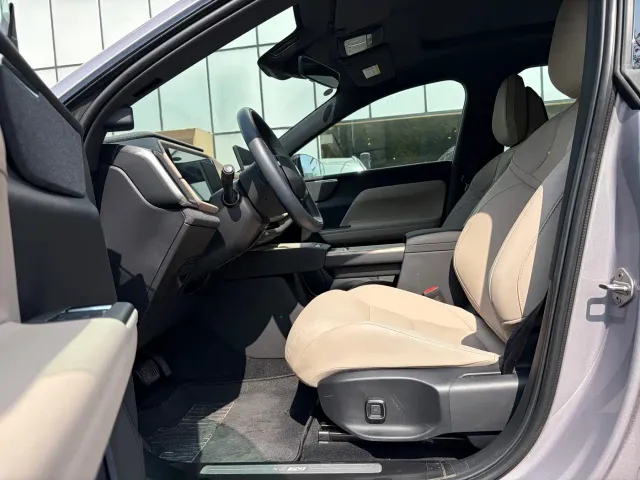 Volvo XC70 Plug-in Hybrid — Фото автомобиля 6