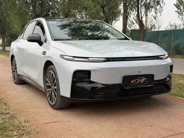 Фотография автомобиля — Leapmotor B01