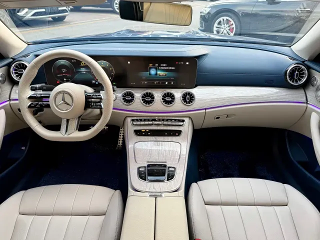 Mercedes-Benz E-Class — Фото автомобиля 5