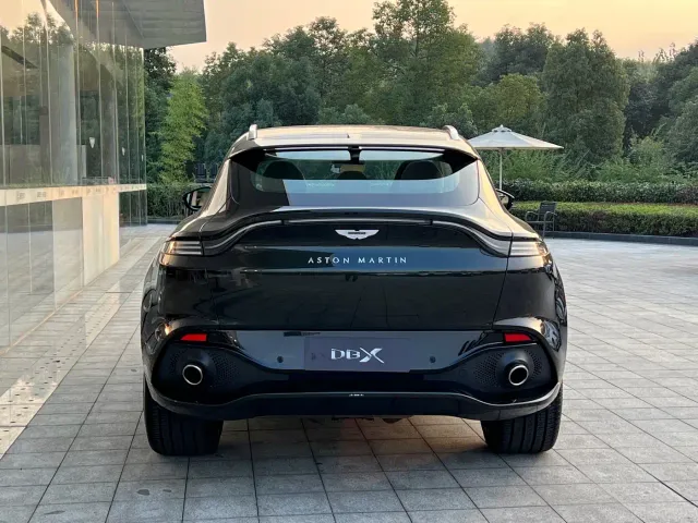Aston Martin DBX — Фото автомобиля 10