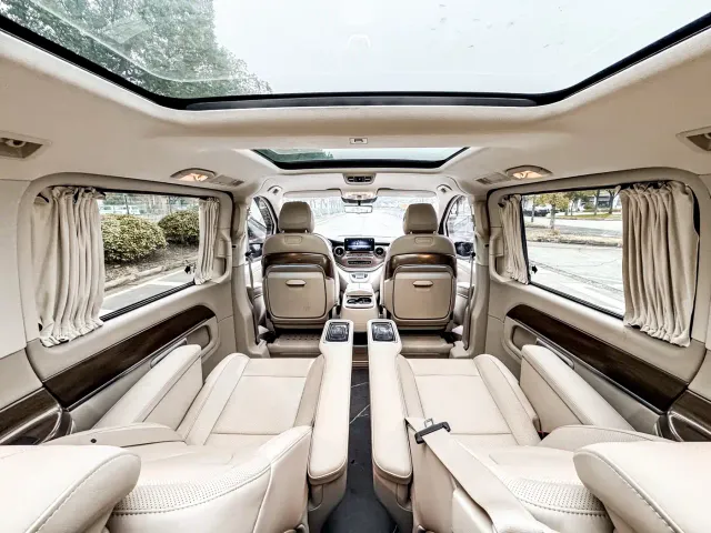 Mercedes-Benz V-Class — Фото автомобиля 14