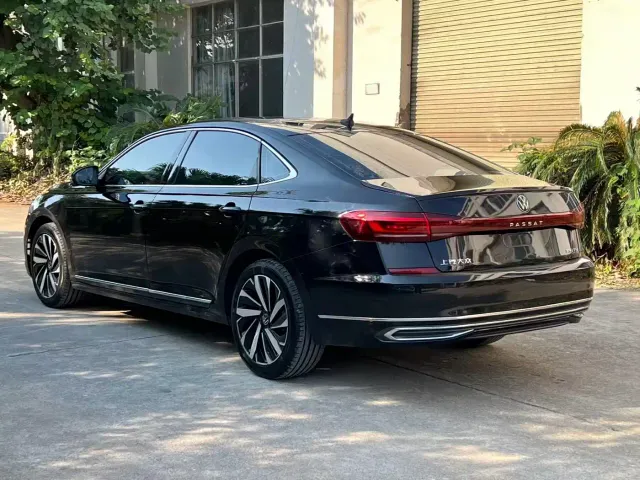 Volkswagen Passat — Фото автомобиля 4