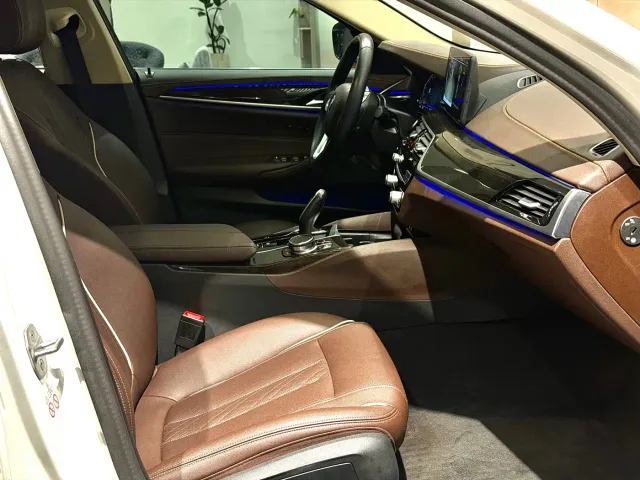 BMW 5 Series — Фото автомобиля 10