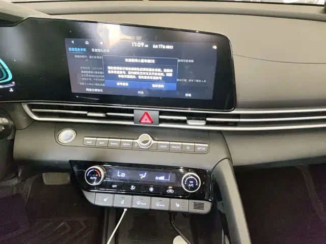 Hyundai Elantra — Фото автомобиля 8