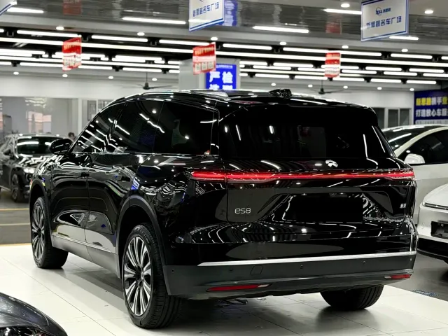 Nio ES8 — Фото автомобиля 4