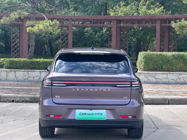 Leapmotor C10 — Фото автомобиля 4