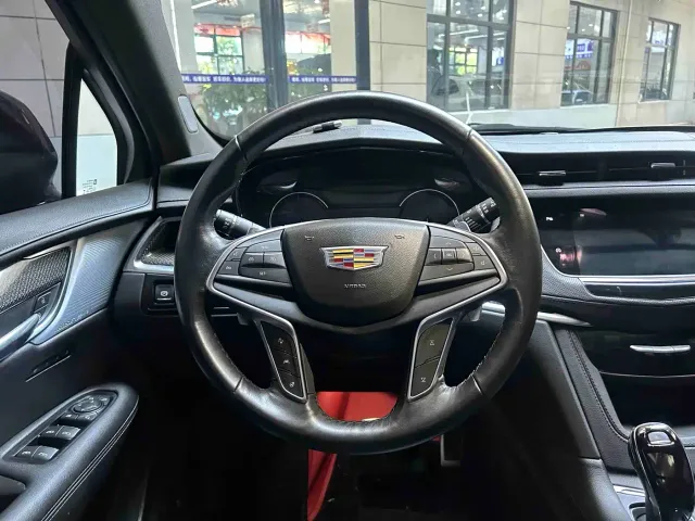 Cadillac XT5 — Фото автомобиля 9