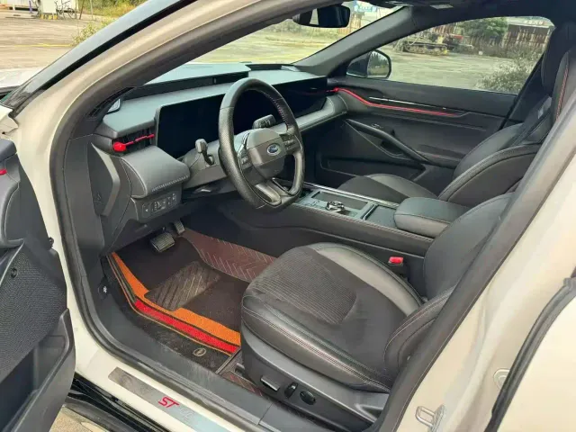 Ford EVOS — Фото автомобиля 4