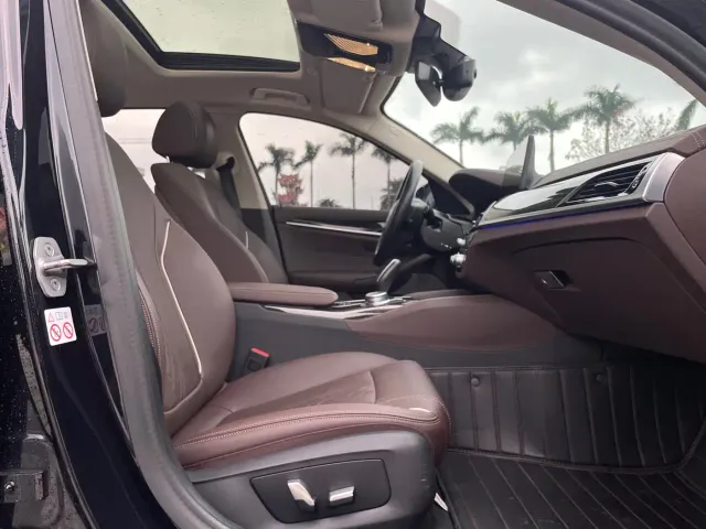BMW 5 Series — Фото автомобиля 13
