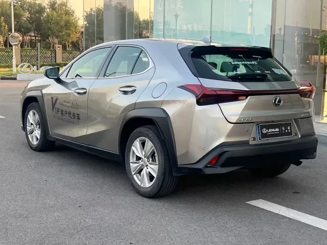 Lexus UX — Фото автомобиля 10